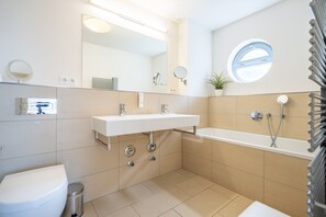 Shower, hair dryer, towels - Quartier II, App. 05 (Heringsdorf)