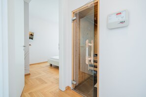 2 chambres, coffres-forts dans les chambres, lit parapluie, Wi-Fi