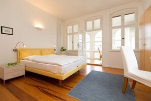 1 makuuhuone, työpöytä, vauvan matkasänky, Wi-Fi