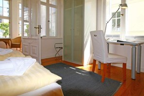 1 bedroom, desk, travel cot, WiFi - Villa Astrid, T1 Wismar (Heringsdorf)