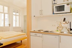 Kühlschrank, Mikrowelle, Geschirrspüler