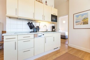 Kühlschrank, Mikrowelle, Geschirrspüler