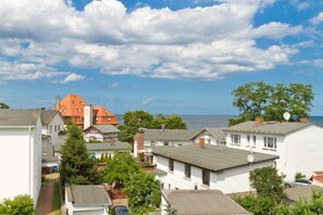 Unclassified image, 4 of 27, button