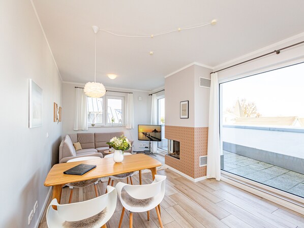 Unclassified image, 1 of 27, button