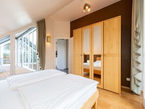 2 bedrooms, WiFi, bed sheets