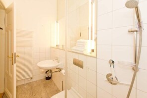 シャワー、タオル