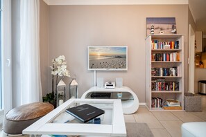 Unclassified image, 5 of 12, button - Weiße Düne, App. 03, Germany (Heringsdorf)