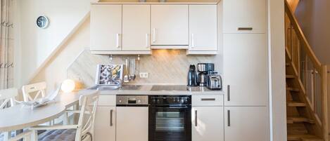 Fridge, oven, dishwasher, coffee/tea maker