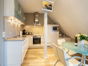 Køleskab, mikrobølgeovn, ovn, opvaskemaskine