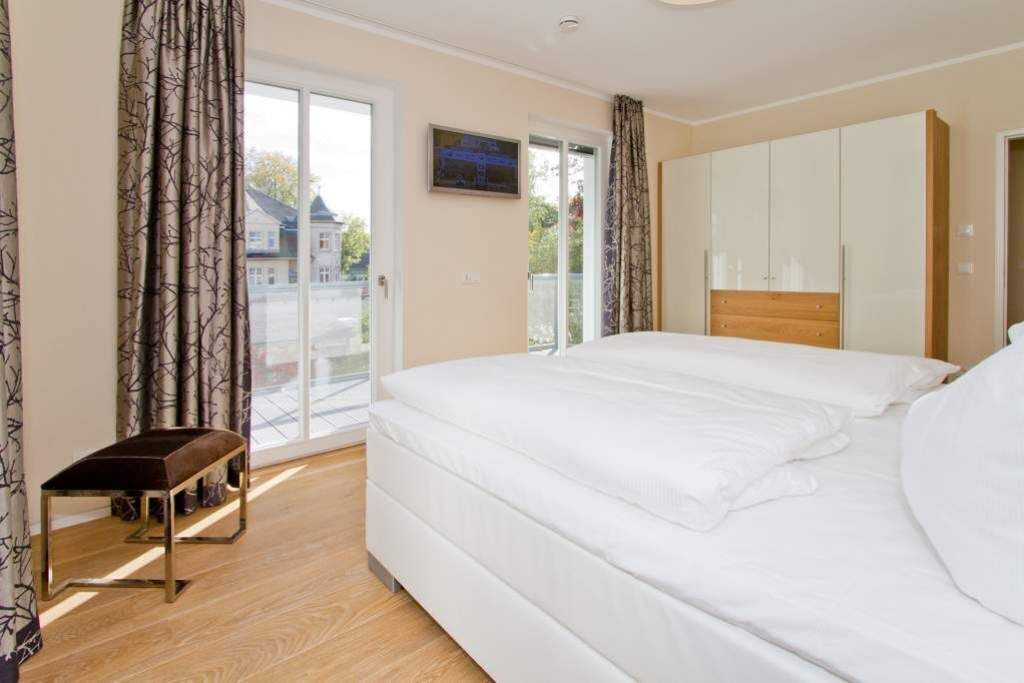 2 bedrooms, in-room safe, WiFi, bed sheets