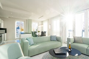 Unclassified image, 3 of 34, button