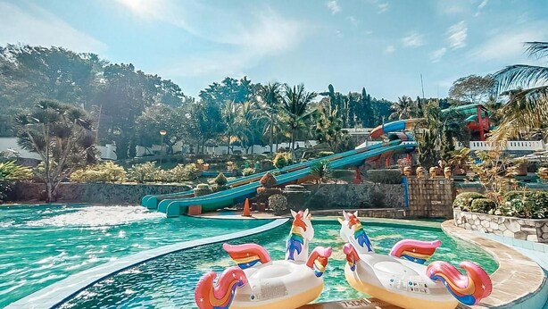 Outdoor pool - Jatiluhur Hotel Valley & Resort (Purwakarta)