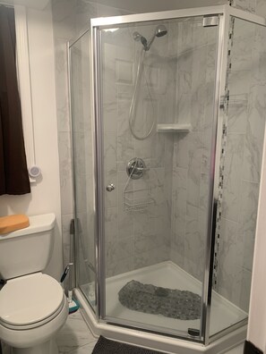 Shower, towels, soap, toilet paper - Small room with private bath and separate entry. Close to public transportation (Vallejo)