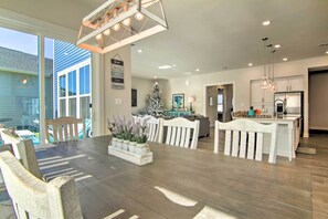 Dining - Modern Lewes Home w/ Deck, Grill + Pond View! (Lewes)