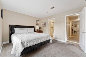 3 chambres, fer et planche à repasser, Wi-Fi gratuit, draps fournis