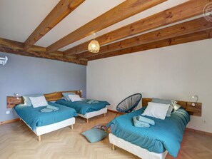 2 bedrooms, free WiFi