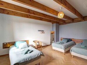 2 bedrooms, free WiFi - Comfortable cottage in the heart of the Loire with enclosed garden (Sevelinges)
