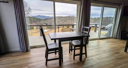 Sunsets over the mountains! Deer grazing daily! A truly pastoral setting!