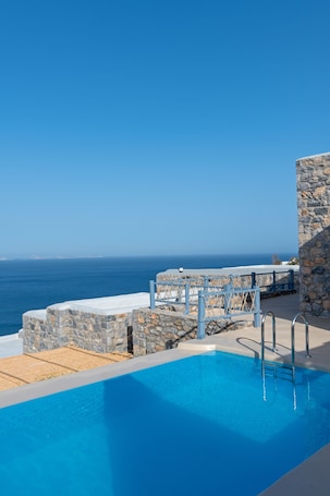 Traditional Studio Suite | Terrace/patio