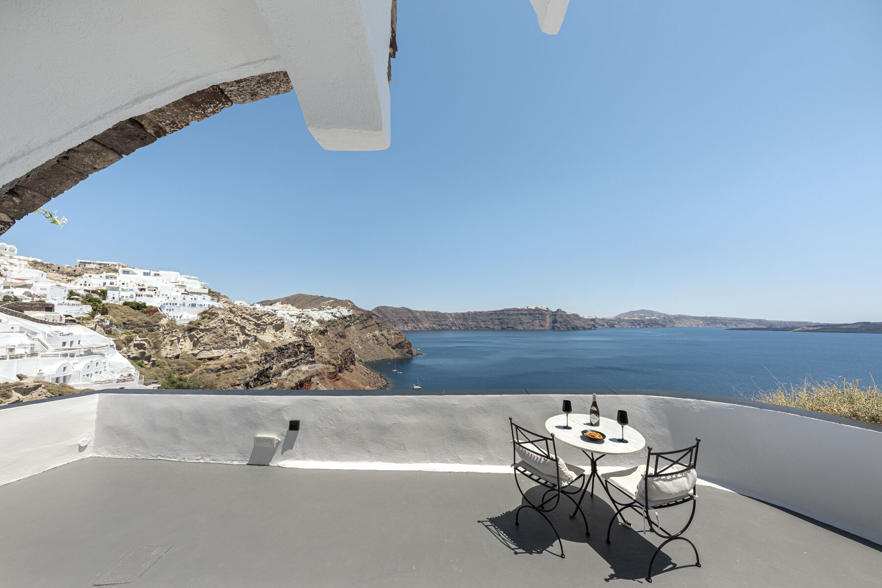 Grand Split Level Suite, Indoor Hot Tub, Caldera View | Balcón