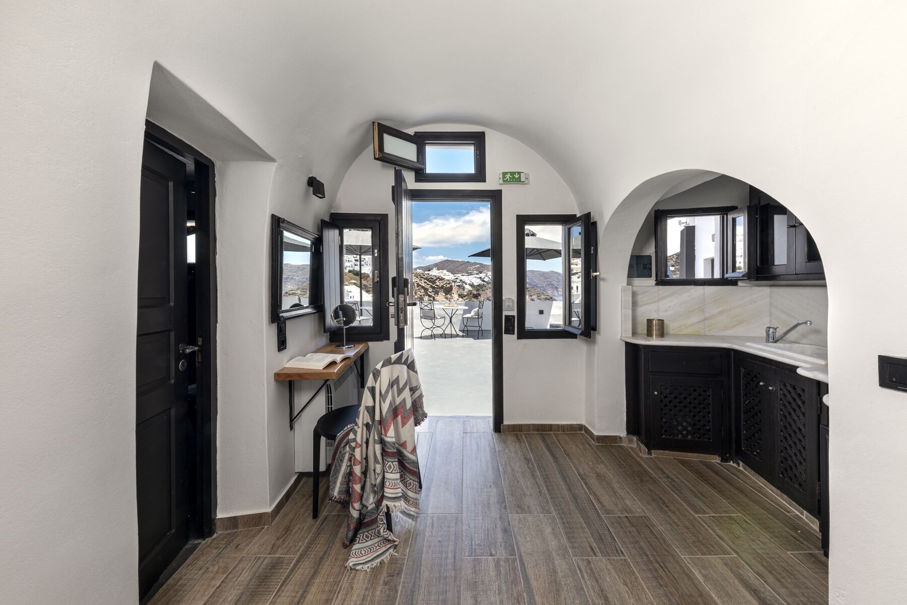 Photo - Pearl of Caldera Oia - Boutique Hotel by Pearl Hotel Collection