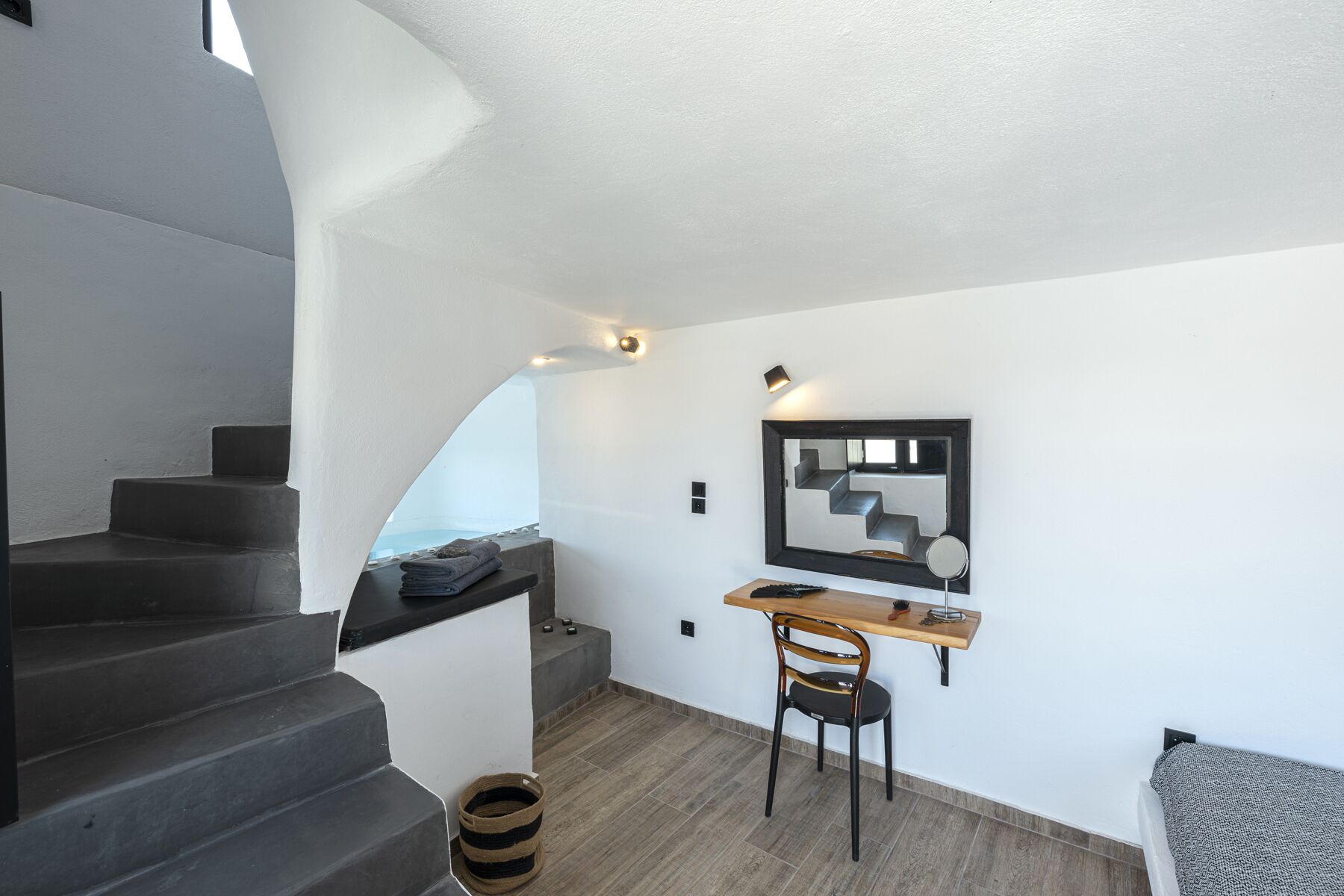 Photo - Pearl of Caldera Oia - Boutique Hotel by Pearl Hotel Collection