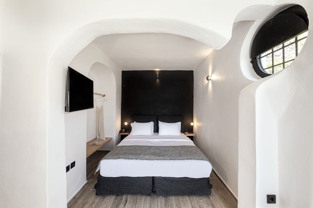 Junior Suite (Caldera View)