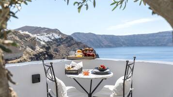 Superior Studio (Double, Caldera View) | Balcony