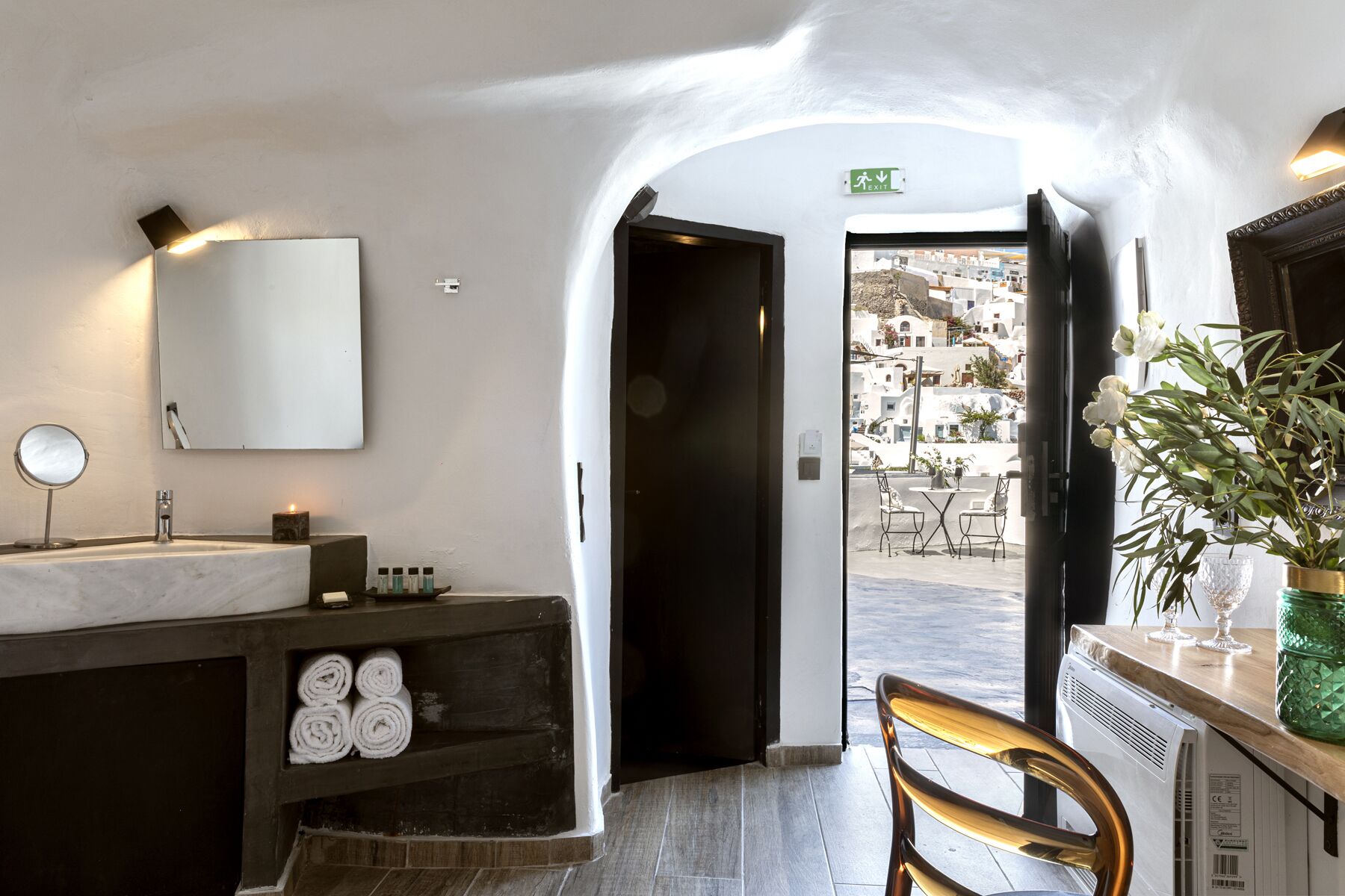 Photo - Pearl of Caldera Oia - Boutique Hotel by Pearl Hotel Collection
