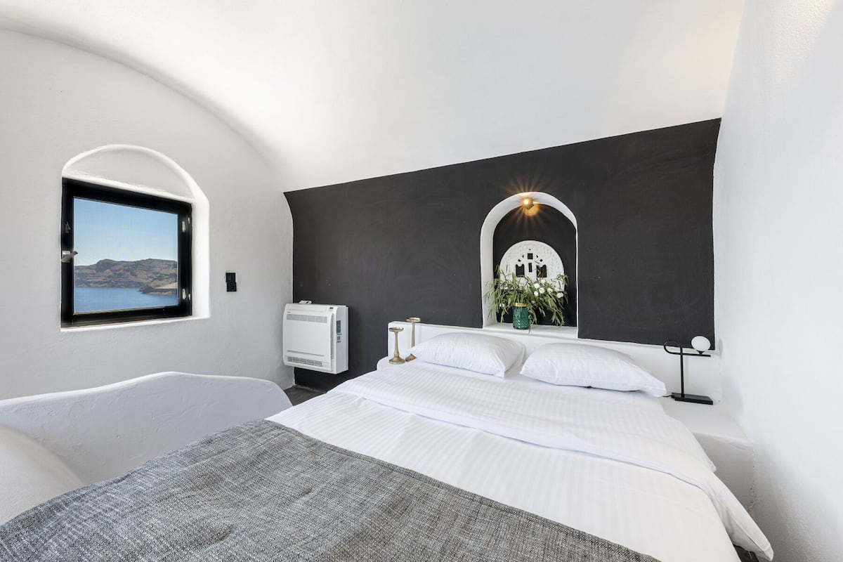 Grand Split Level Suite, Indoor Hot Tub, Caldera View