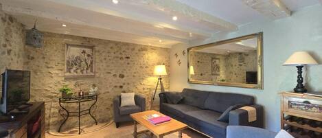 Téléviseur, foyer, lecteur de DVD