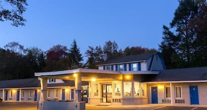 Night Lodge Pocono/bartonsville