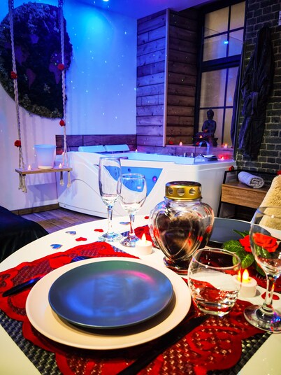 L'éden: private Jacuzzi