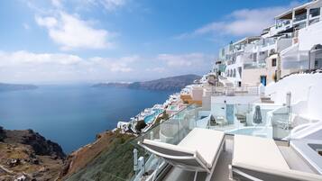 Deluxe Double Room, 1 Double Bed, Sea View | Terrace/patio