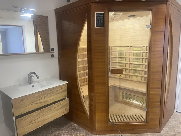 Sauna - CHALET mountain alttude 1100m 6 bedrooms, 4 bathrooms, sauna, gym (Saint-Maurice-sur-Moselle)