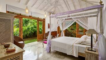 5 bedrooms, in-room safe, desk, iron/ironing board