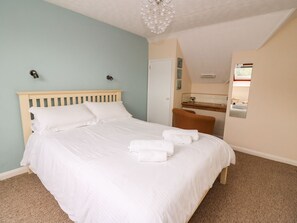 Cottage | 2 bedrooms, individually decorated, individually furnished, free WiFi - Oak Tree Cottage (Cardigan)