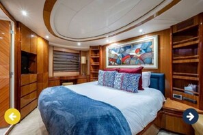 Iron/ironing board, travel crib, free WiFi, bed sheets