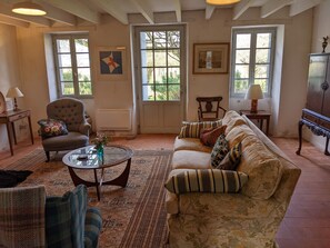 Smart-tv en een open haard