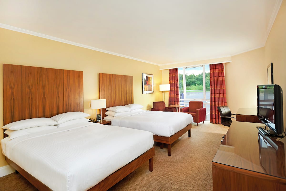 in-room safe, laptop workspace, blackout curtains, iron/ironing board