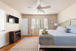 3 Schlafzimmer, Schreibtisch, BĂŒgeleisen/BĂŒgelbrett, Reisekinderbett