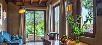 El Refugio Apartments & Villa - Delia -