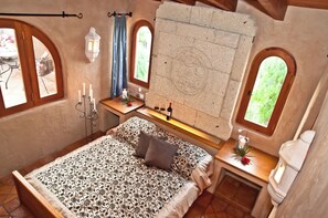 1 bedroom, in-room safe, free WiFi, bed sheets
