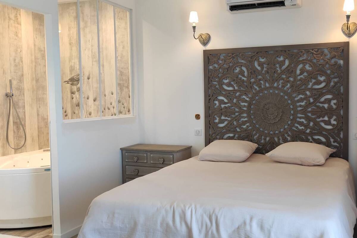 Kamar Bulan Madu | Seprai premium, tirai kedap cahaya, kedap suara, dan Wi-Fi gratis