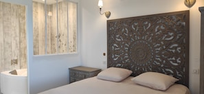 Premium bedding, individually decorated, individually furnished - Maison d'hôtes Cœur d'hérault (Péret)