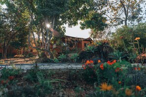 Romantic Chalet | Individually furnished, bed sheets - Terra Booma (Alto Paraíso de Goiás)