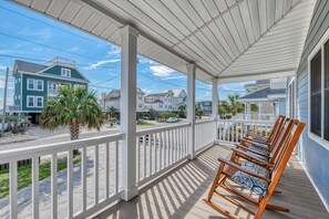 Terrace/patio - Inlet Joy 2nd Row Channel Front (Garden City Beach)
