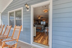 Terrace/patio - Inlet Joy 2nd Row Channel Front (Garden City Beach)
