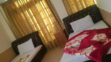 Deluxe Double or Twin Room | Iron/ironing board, free WiFi