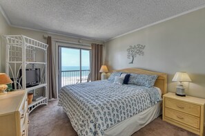 3 bedrooms, iron/ironing board, free WiFi, bed sheets - Ocean Cove 306 - Three Bedroom, Two 1/2 Bath Oceanfront Condo (Garden City Beach)